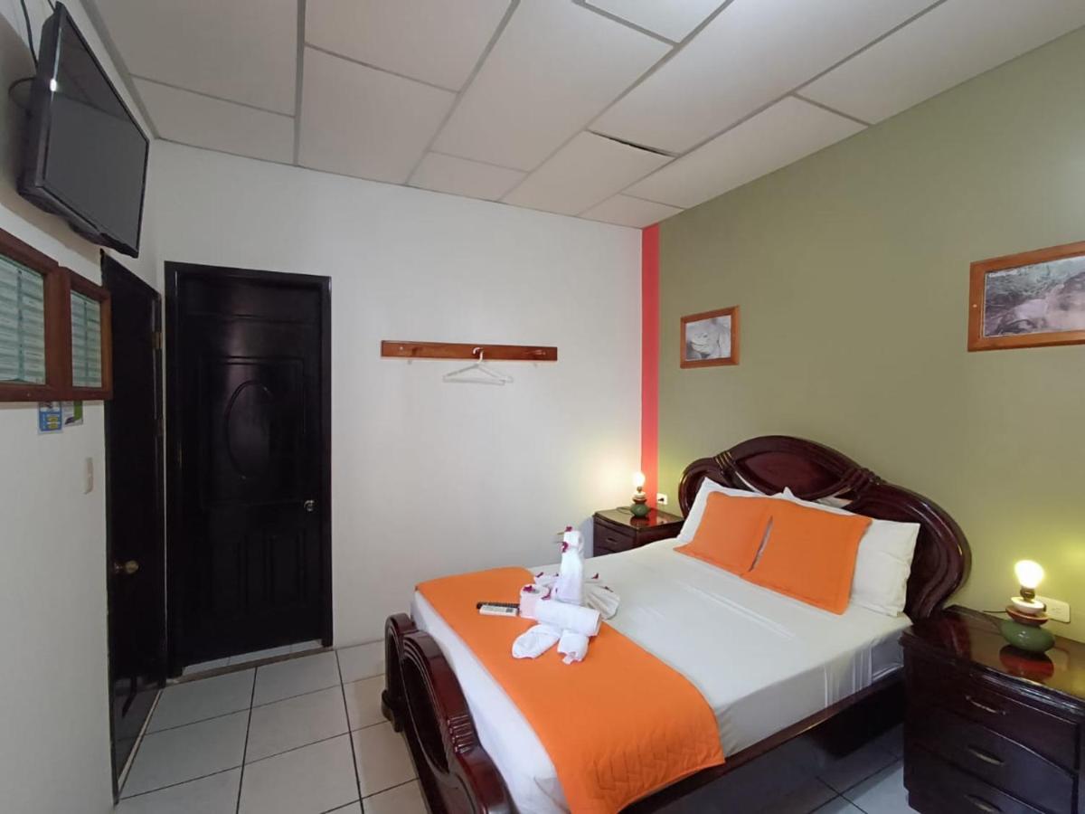 Hostal La Mirada Del Solitario George Puerto Ayora  Eksteriør billede