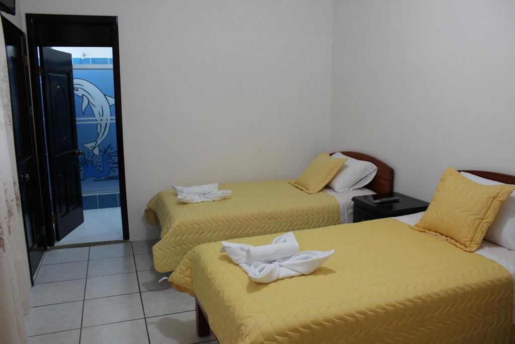 Hostal La Mirada Del Solitario George Puerto Ayora  Værelse billede
