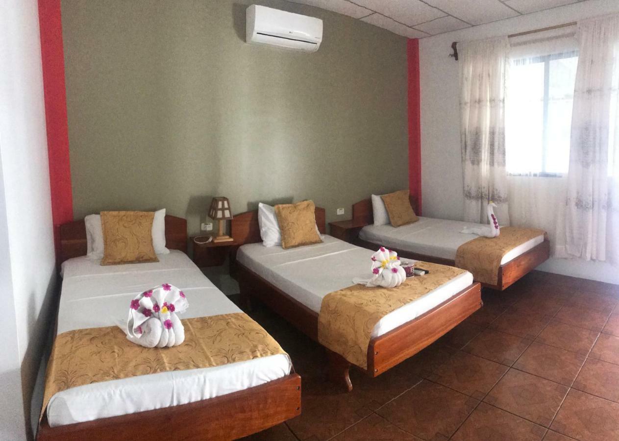 Hostal La Mirada Del Solitario George Puerto Ayora  Eksteriør billede